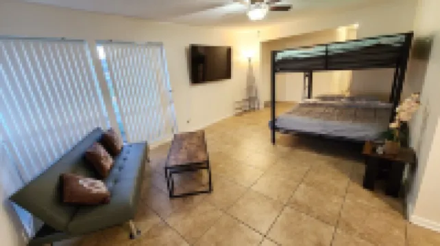 SALE! Peaceful, Clean, 4x Queen Bed, Spacious!