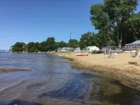 3-bedroom cottage just 10 minutes from Burlington - Beach