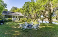 Waterfront Farm- 1.5 Miles from Downtown Beaufort