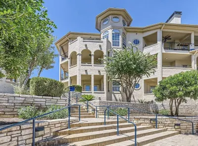 Puerto Azul - The Island at Lake Travis