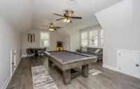 Large, Luxury, Family-Sized Home with Game Room, Screened Porch & Exercise Area
