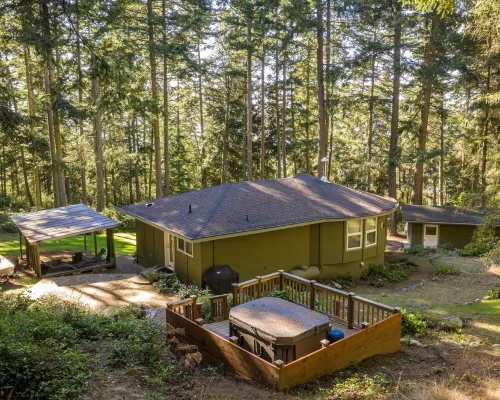 TreeTops Forest Retreat Hotels in Lopez