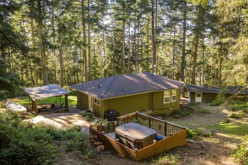 TreeTops Forest Retreat Hotels in Lopez