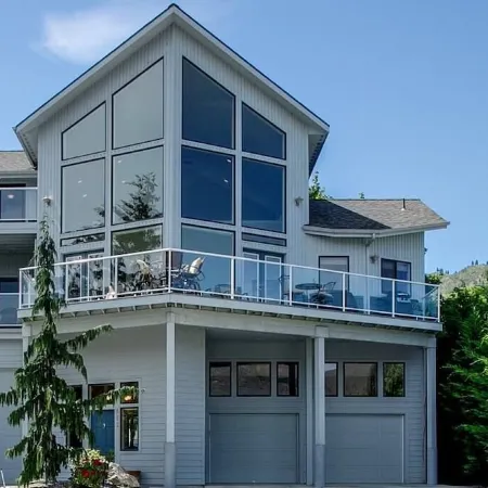 Lake Chelan Waterfront Resort Home- Pool, Boat -STR-0290