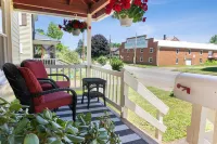 Cozy and charming. Your home away from home in the heart of Viroqua.