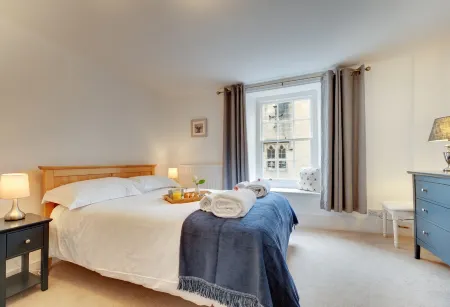 Lionsgate View, luxury apartment right opposite Alnwick Castle