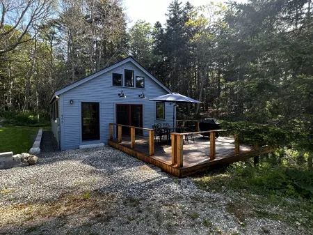Modern Woodland Privacy with Ocean, Trails, and Lobster All in Walking Distance.