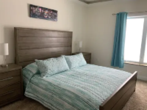 Premier 2 br/3ba Lakefront condo Sleeps 4  Also has Lakeview from Master Bedroom
