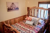 Cordingley's Cozy Cabin in Ashton