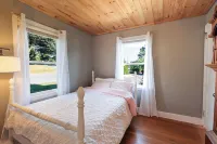 Cozy Lancaster County Retreat: 3 Bedroom, 2 Full Bath w/ AC, WiFi, and Fire Pit