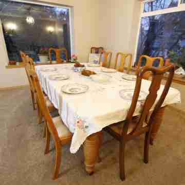 Alegria!  Five Bedroom Colonial Style Home Conveniently Located! Pet Friendly! Dining/Meeting Rooms