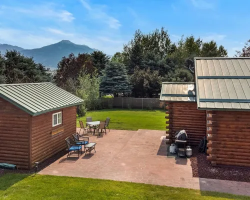 Paradise Ranch: 2 Cabins Great for Families, Wedding Guests, Montana Adventurers Hotels in Pray