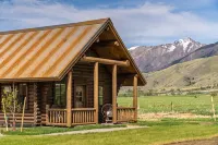 Romantic Log Cabin in Paradise Valley, Montana