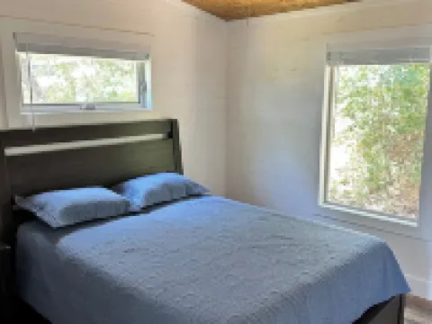 Newly Built Lakefront Getaway! Your Perfect Escape Awaits You @ Deer Creek Cabin Hotels in Stephens County