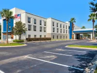Hampton Inn & Suites Pensacola I-10 North at University Town Plaza Hotels near Roger Scott Athletic Complex