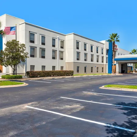 Hampton Inn & Suites Pensacola I-10 North at University Town Plaza