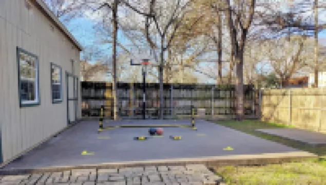 The Conner House-Walk to Magnolia!