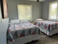 Clean, Family/Pet Friendly Lake View, 2-Bdrm Cabin Near Several Marinas/launches