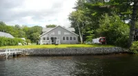 Beautiful Waterfront - Skiing/Snowboarding/Snow Mobile near house