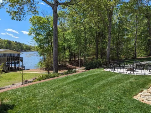Get away from it all - Life is GOOD at the Lake!!