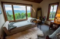 Mountain views, luxurious surroundings, nearby skiing, and a hot tub! Hoteles en Waitsfield