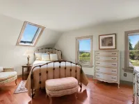 Spacious, Newly Remodeled House With Chef Kitchen On The Ocean Hotels in Saint George