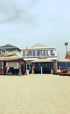 Amazing Ocean Front 2 Story Home, Steps Away From The Water Hotels near Ocean House Beach