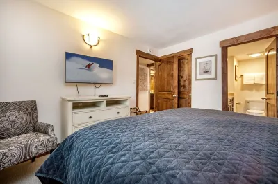 2 Bed / 2 Bath With Amazing Views Steps From Gondola