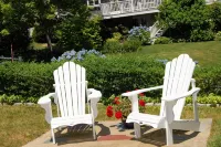 Spacious, private cottage just a few minutes walk to Ridgevale Beach!