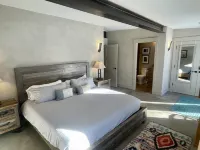 Luxury Home in Town, Hot Tub, Movie Theater, Large Fenced In Yard ⛰