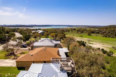 Spacious Ranch Lake Retreat Hot Tub, Tesla Charger