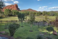 Los Lagos Sedona: 23-Acre Vacation Estate on Oak Creek, Sedona Amazing Amenities Hotels near Bell Rock