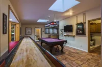Single Story home in Incline Village w/game room, close to skiing!