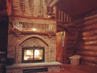 Quiet Lakeside log cabin with teaching/studio space available for retreats. Hotels in Itasca County
