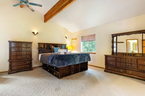 Private Mt Baker View, Hot tub, WIFI sleeps 12