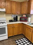 Cozy 2 Bedroom Country Cottage North of Parsons . Sleeps up to 5 people. - Wifi