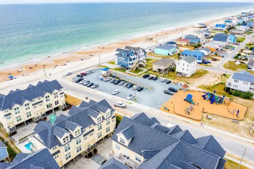 Ocean View, steps from sand, enjoy it all in your spacious 3-bedroom retreat