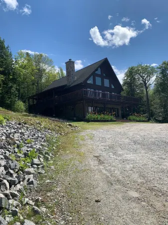 Magnificent Log Home Getaway  <br>