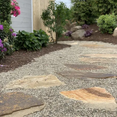 Cozy Summer Cottage minutes from Narragansett Beaches Отели рядом с достопримечательностью «Маяк Пойнт-Джудит»