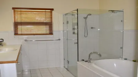 Baywater | Kingscote