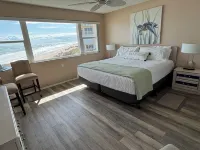 Beach Front Condo - Melbourne/Satellite Beach Cocoa Beach 2 Bd/ 2 Bath, Pool