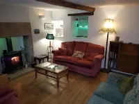Beautiful 2 bedroomed stone cottage in the centre of Crich