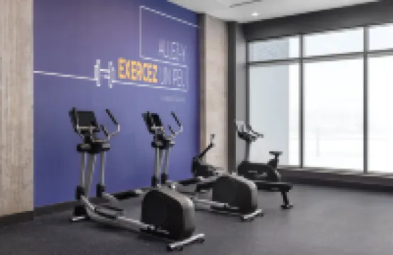 Holiday Inn Express MONTREAL AIRPORT - ST-LAURENT by IHG
