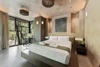 Lotus Falls Estate - Privacy, Luxury, and Full of Amenities.