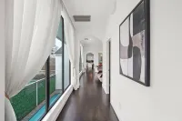 The Kirby Retreat–Luxe Stay w/ Heated Pool, King Size Beds, Garage & Games