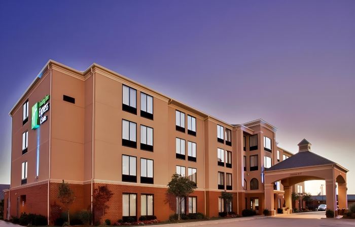 Holiday Inn Express & Suites CAPE GIRARDEAU I-55 by IHG
