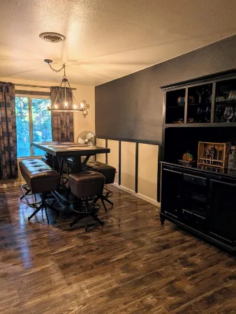 Enjoyable 4-bedroom house 1 min from Fool Hollow Lake! Отели в г. Шоу Лоу