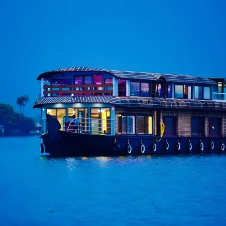 Cosy Houseboats