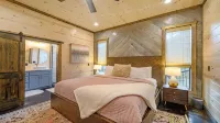 StarFire Luxury Cabin won “Vacation Home of the Year” on Vrbo in 2022.