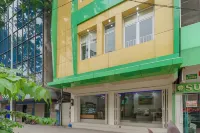 RedDoorz Plus Near RS RK Charitas 2 Palembang Hotel a Palembang